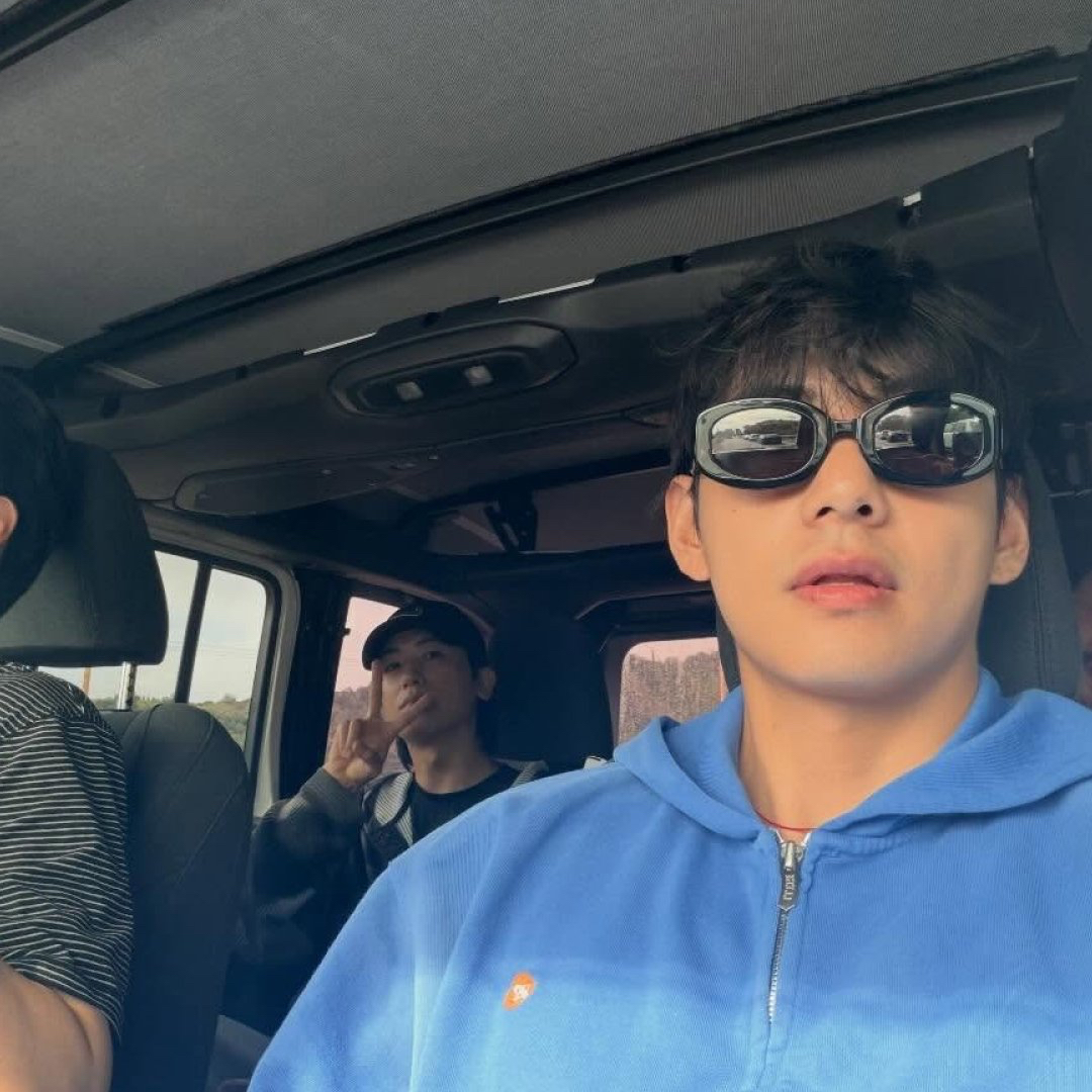 뷔 (방탄소년단)의 비하인드 컷