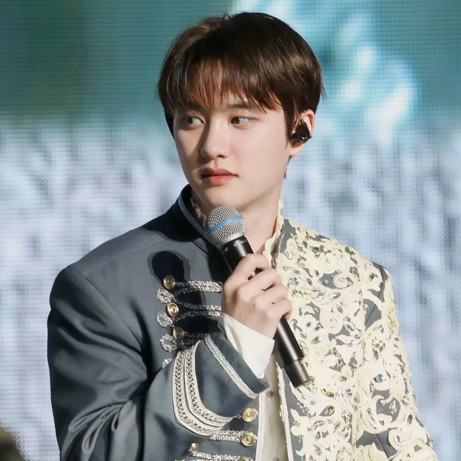 Momen yang diabadikan oleh penggemar D.O. (EXO)