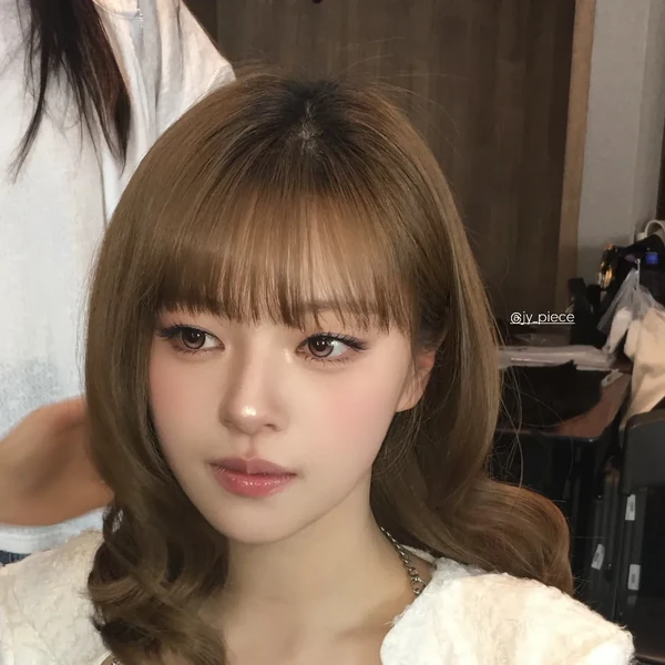 Shining profile picture of Jeongyeon (TWICE) on today's Choeaedol