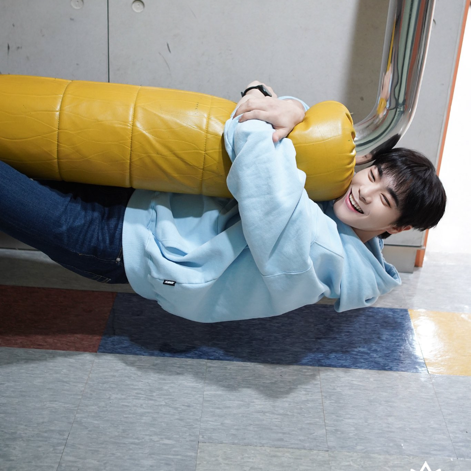 Latest photo of Moonbin (ASTRO)