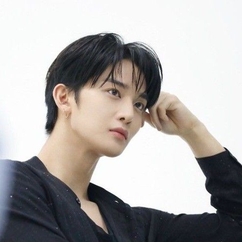 Recent activity shot of Bae Jinyoung