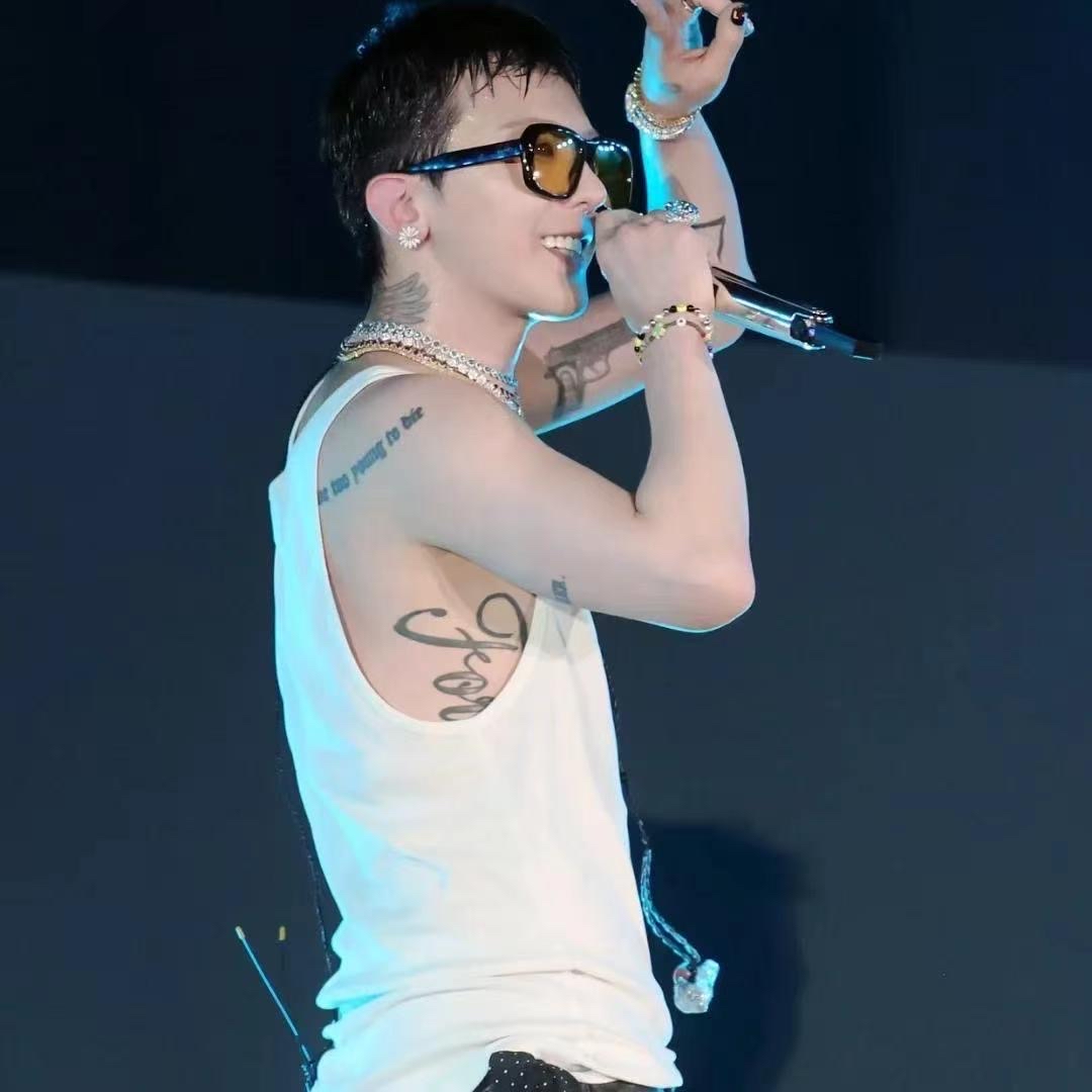 A moment captured by G-DRAGON (BIGBANG)'s fan