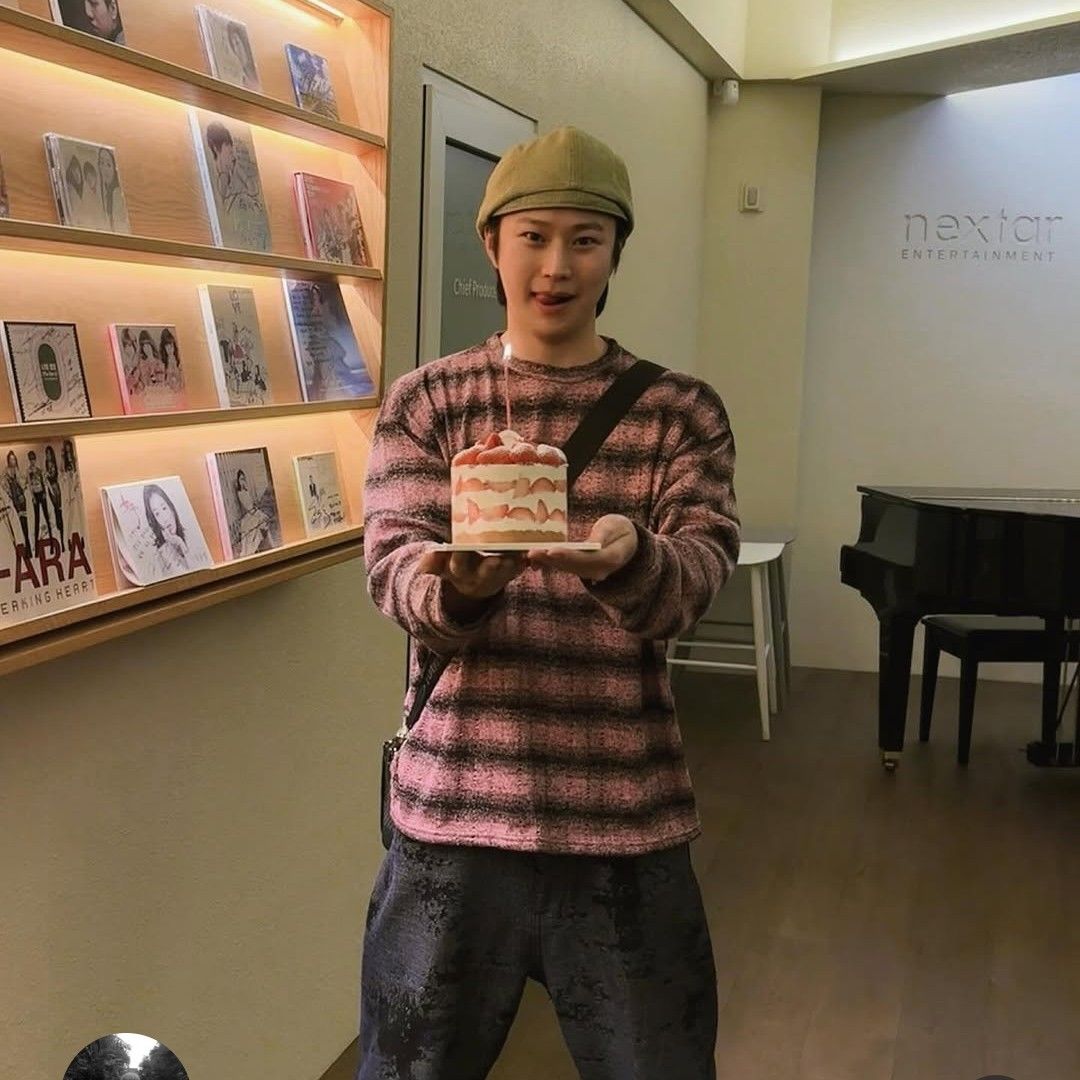 Behind-the-scenes cut of Marco