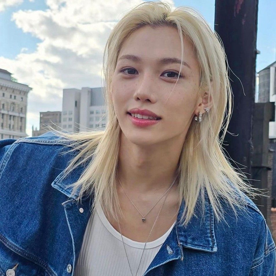 Recent activity shot of Felix (Stray Kids)