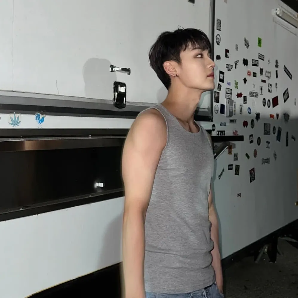 Behind-the-scenes cut of Chan (A.C.E)