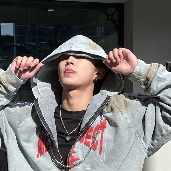 Behind-the-scenes cut of Heart (BUS)