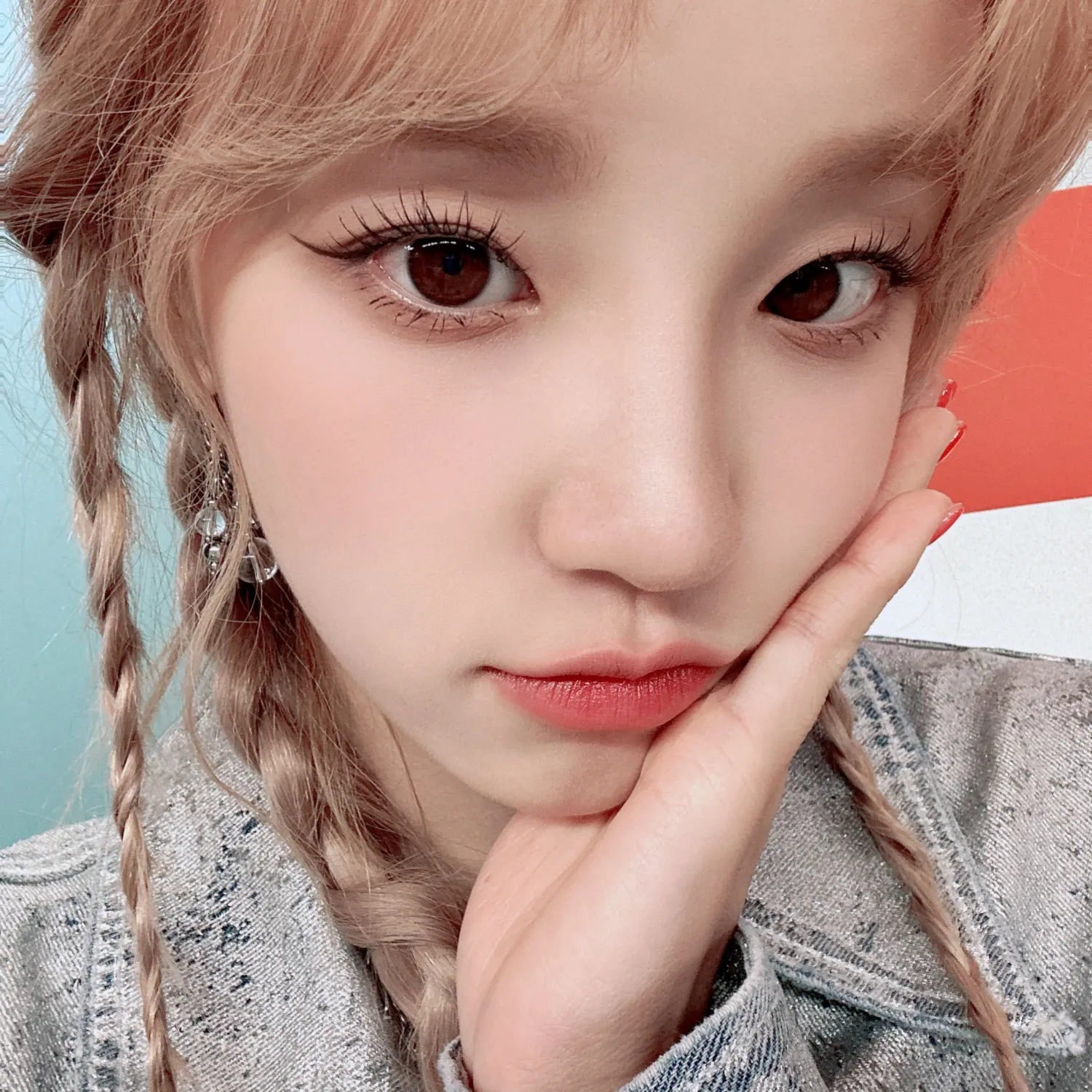 Potret di balik layar Yuqi (i-dle)