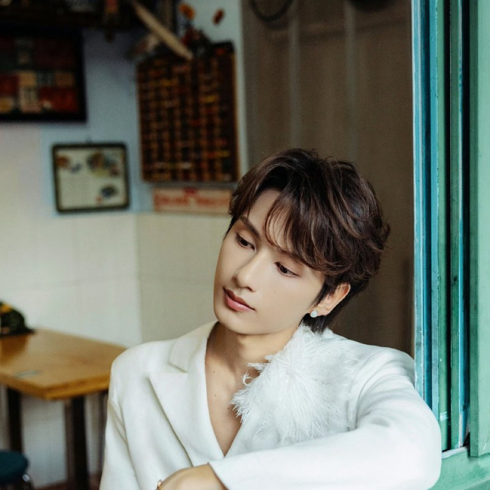 Behind-the-scenes cut of SEVENTEEN
