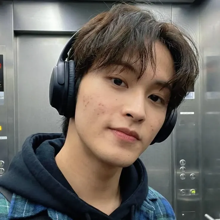 Latest photo of Mark (NCT 127, NCT DREAM)