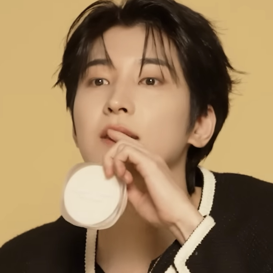 Latest photo of Wonwoo (SEVENTEEN)