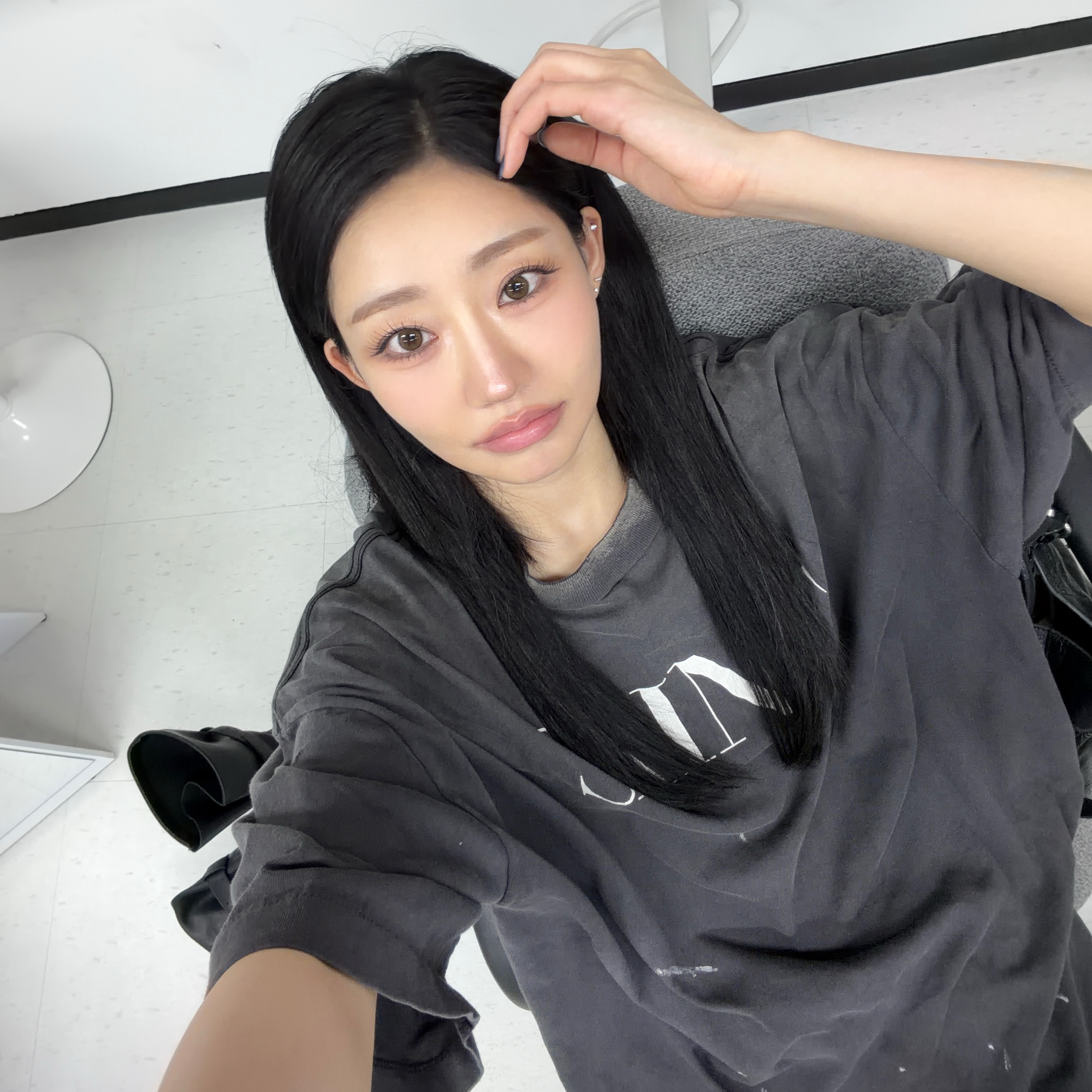 Behind-the-scenes cut of Julie (KISS OF LIFE)