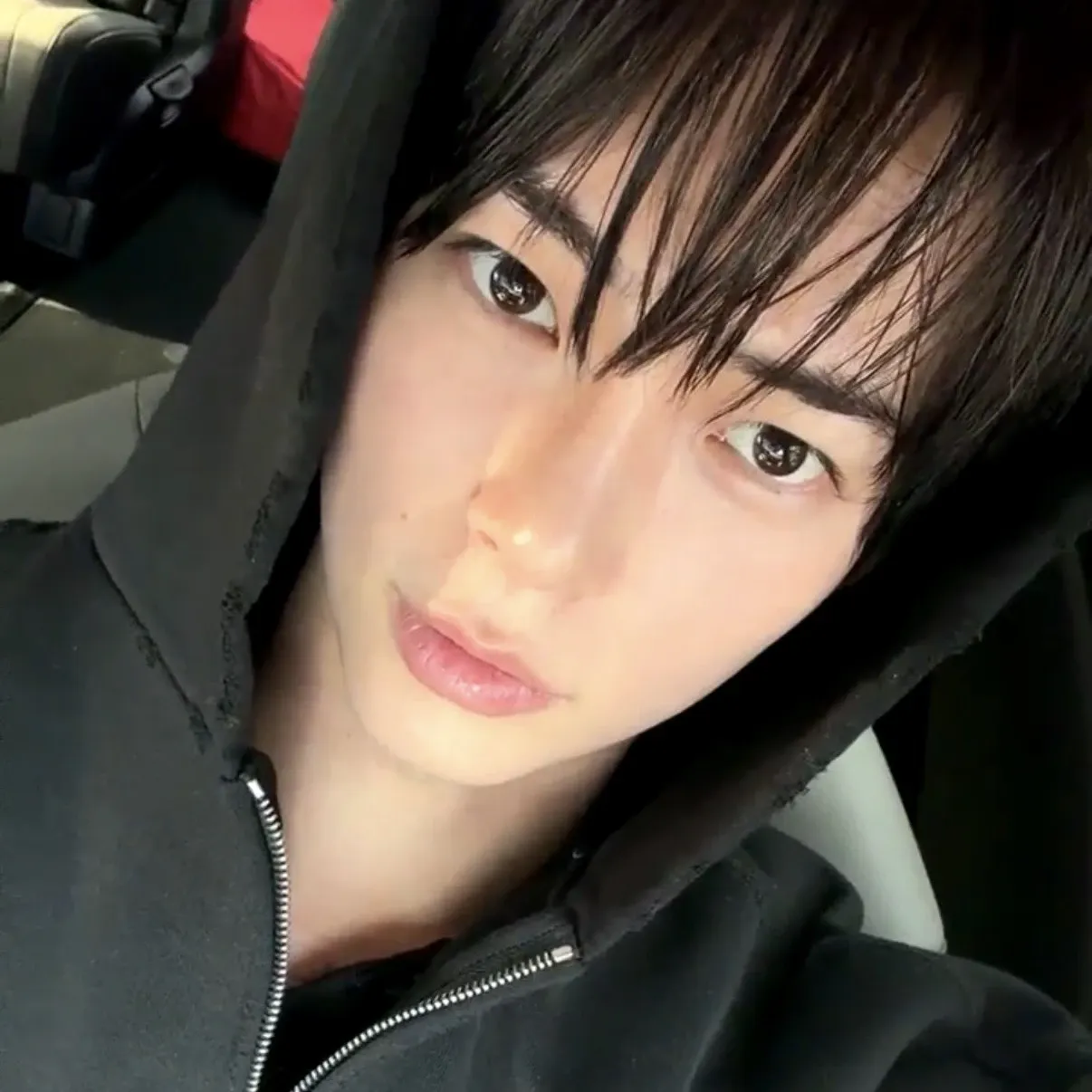 成韩彬 (ZEROBASEONE)粉丝拍下的瞬间