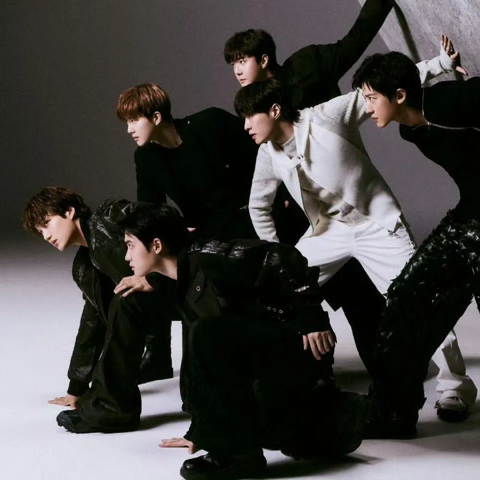 Behind-the-scenes cut of EXO