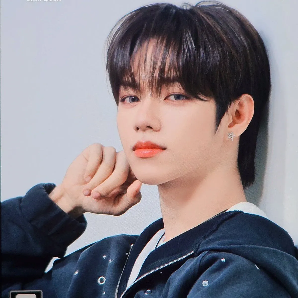 A moment captured by JL (AHOF)'s fan