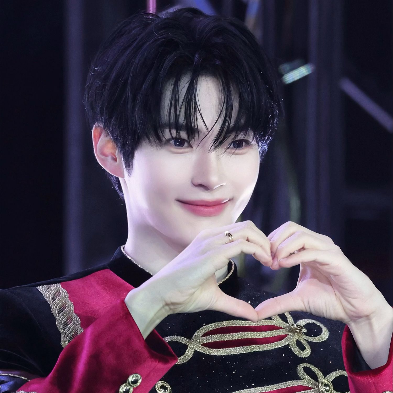 Latest photo of Sung Hanbin (ZEROBASEONE)