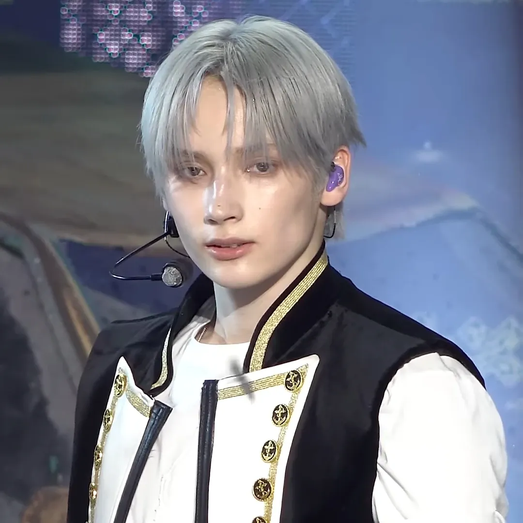 휴닝카이 (투모로우바이투게더) 최근 활동샷