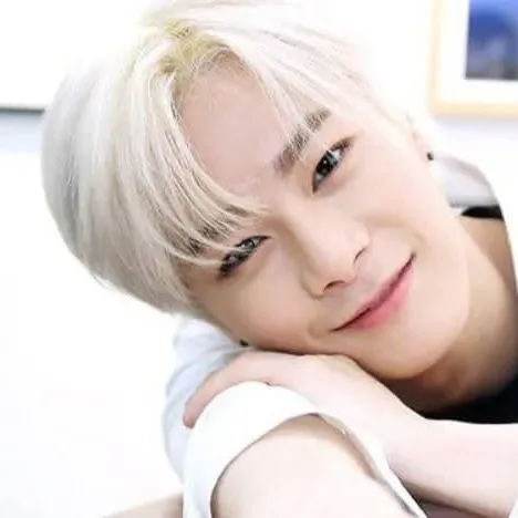 Latest photo of Moonbin (ASTRO)
