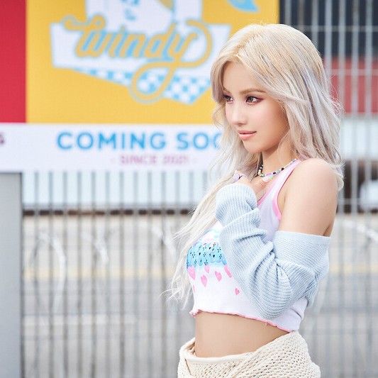 Latest photo of Soyeon (i-dle)