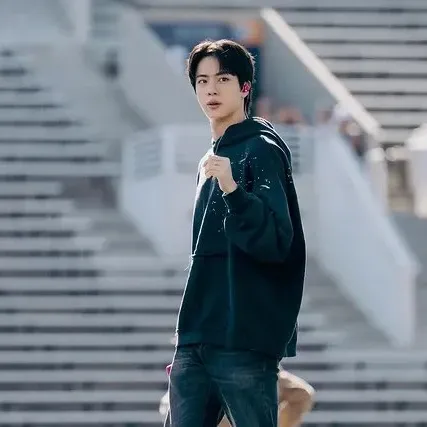 진 (방탄소년단) 최근 활동샷