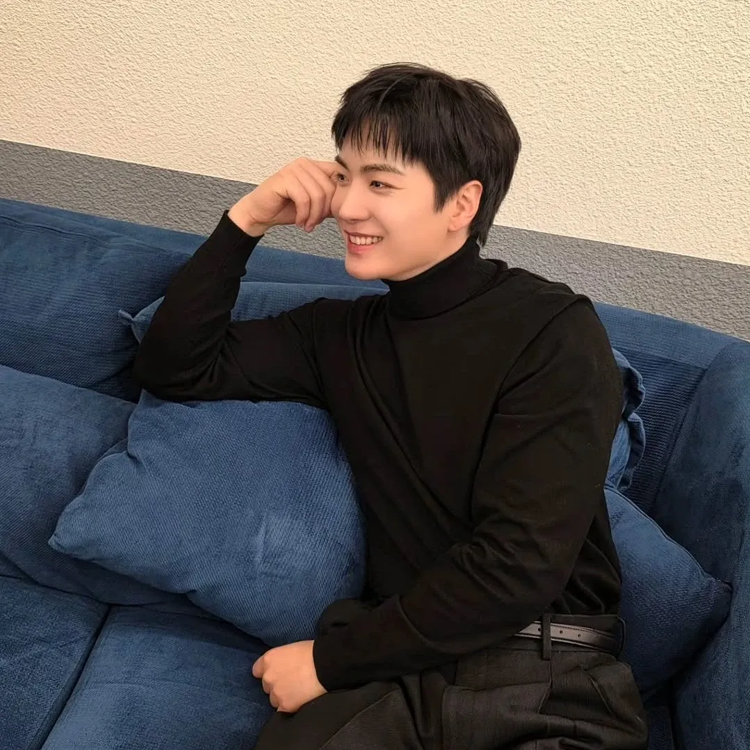 Behind-the-scenes cut of Kim Jonghyeon
