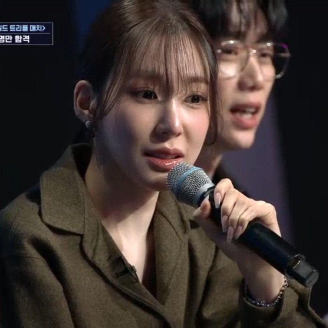 A moment captured by Tiffany Young (Girls' Generation)'s fan