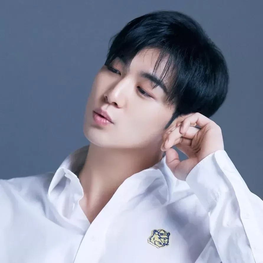 백호 최근 활동샷