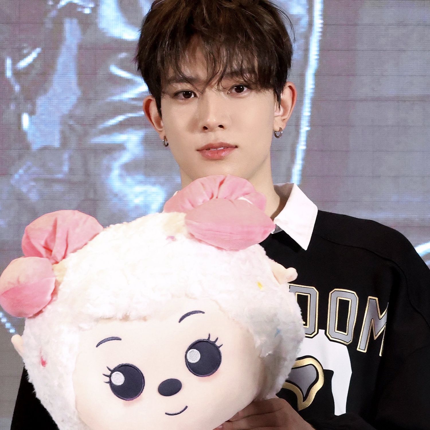 에반 최근 활동샷