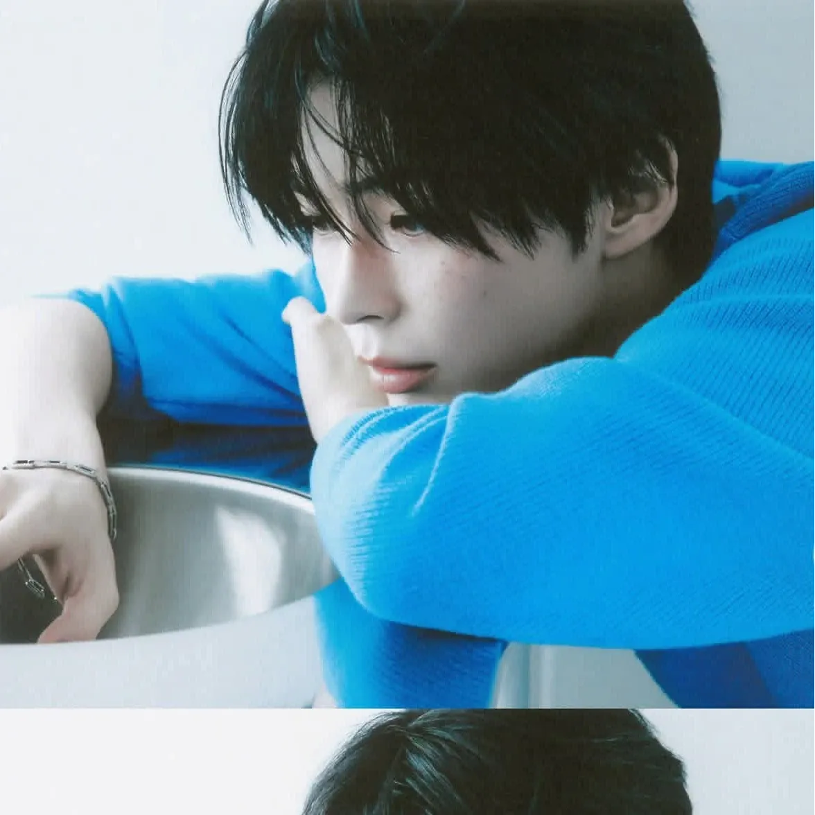 Recent activity shot of Sung Hanbin (ZEROBASEONE)