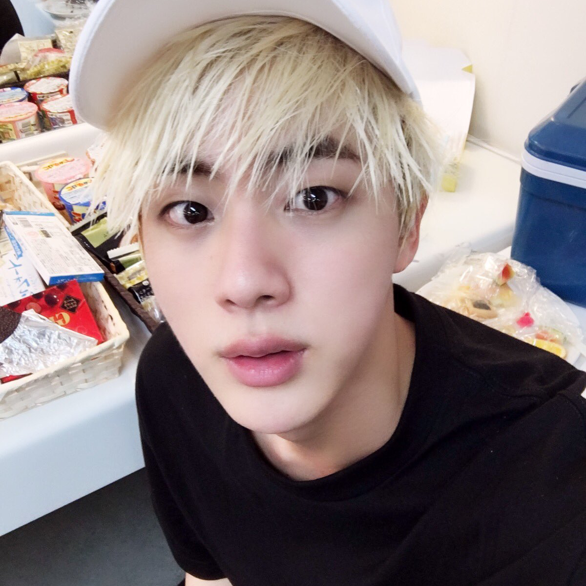 진 (방탄소년단)의 최신 사진