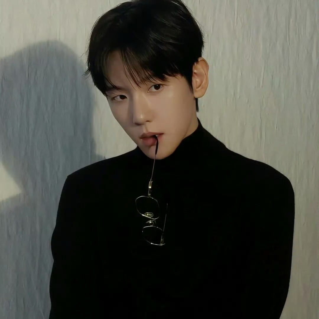 Behind-the-scenes cut of Baekhyun (EXO)