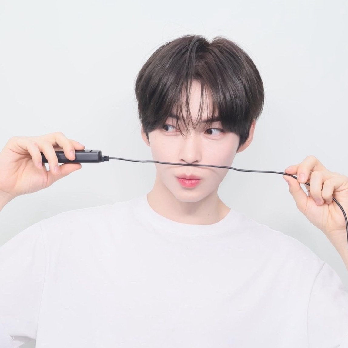 ソン・ハンビン (ZEROBASEONE)の最新写真