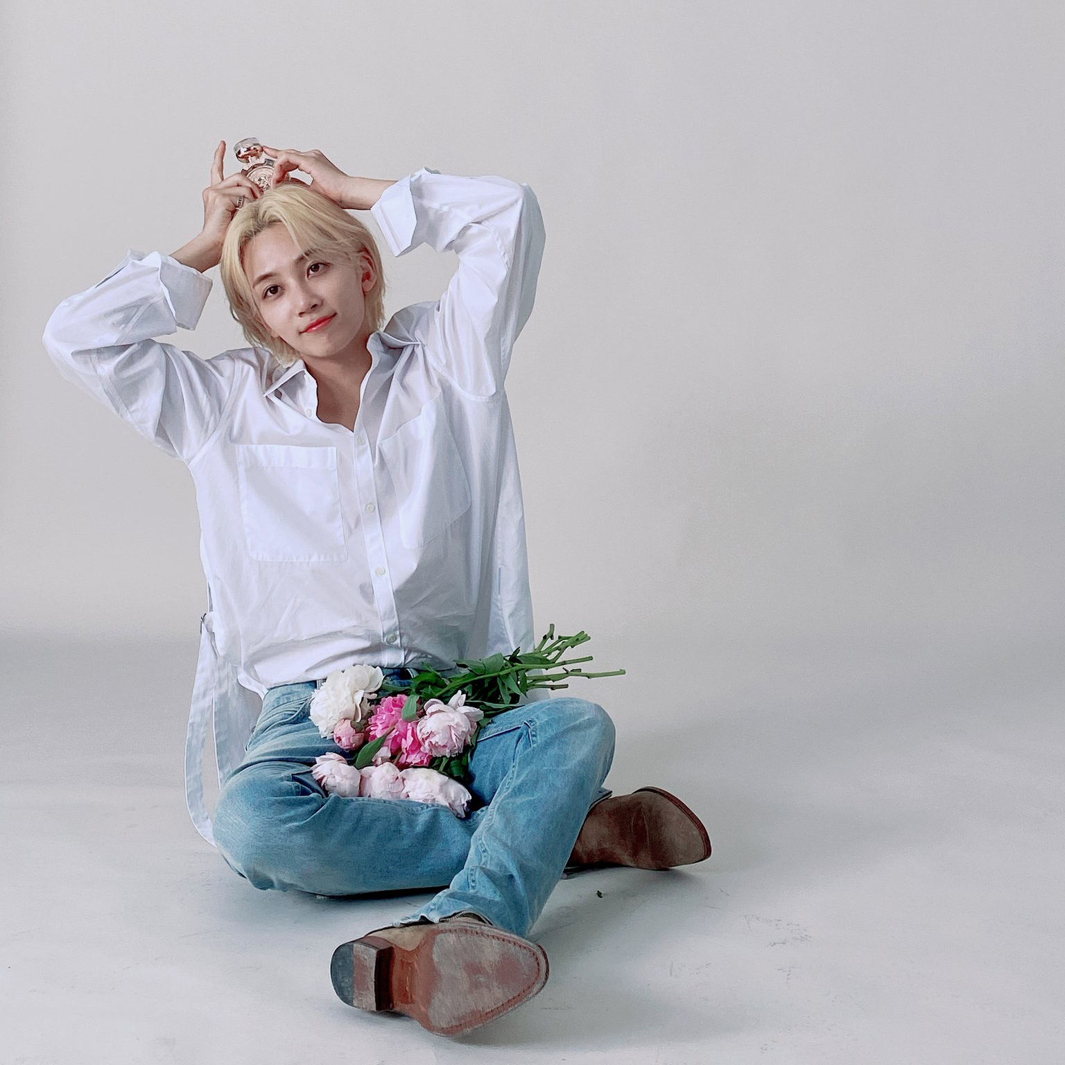 Recent activity shot of Jeonghan (SEVENTEEN)
