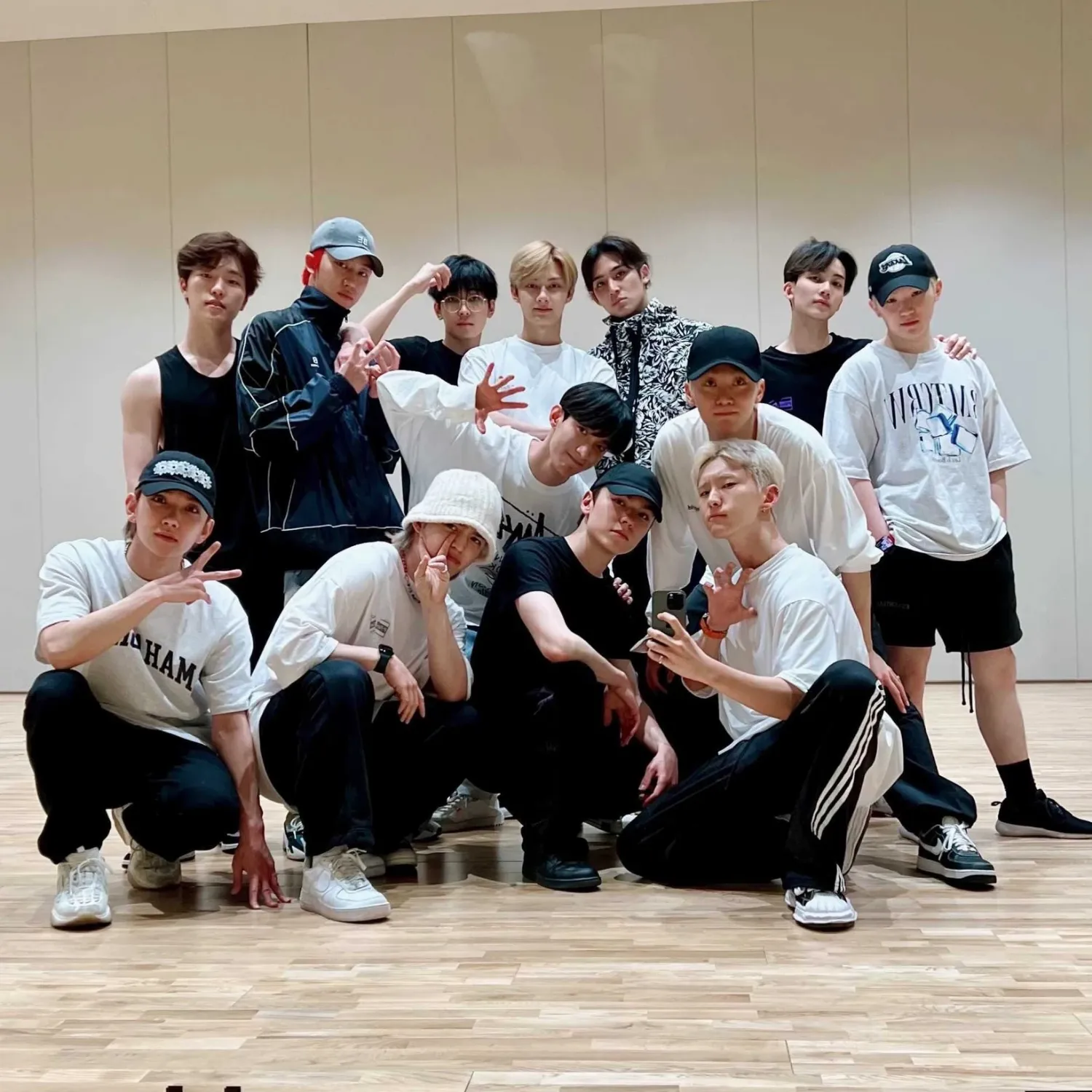 Foto terbaru SEVENTEEN