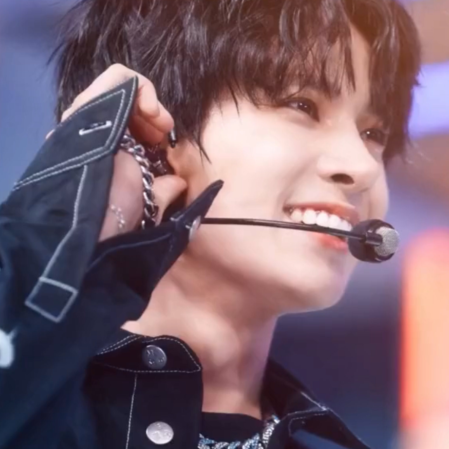 Latest photo of Heeseung