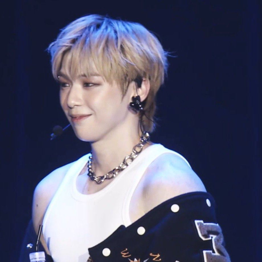 강다니엘 최근 활동샷