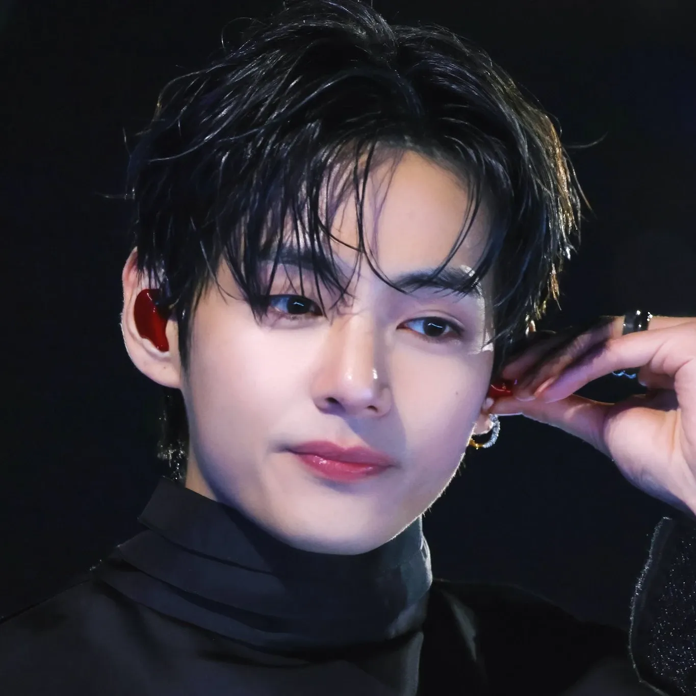 뷔 (방탄소년단)의 최신 사진