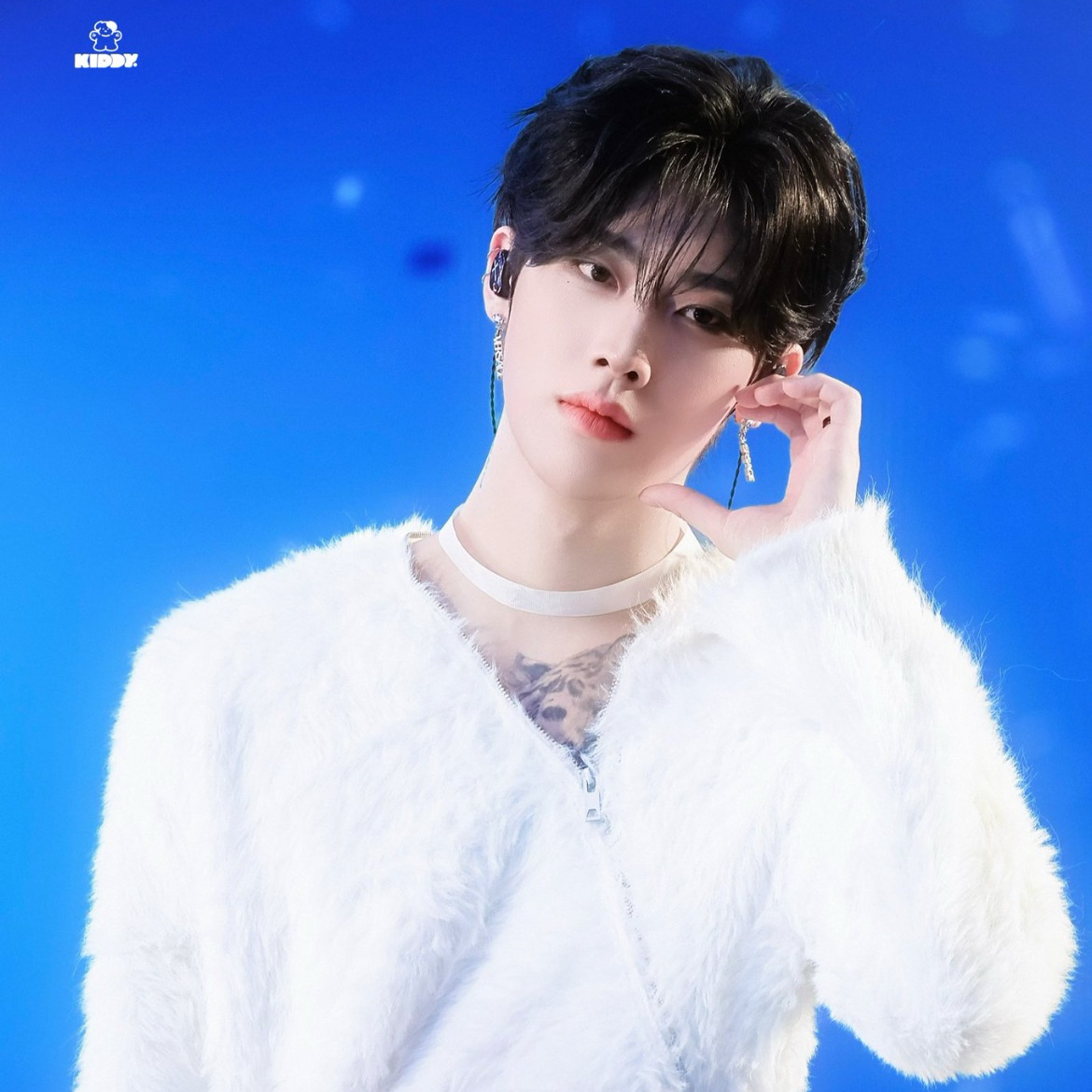 Behind-the-scenes cut of Ricky