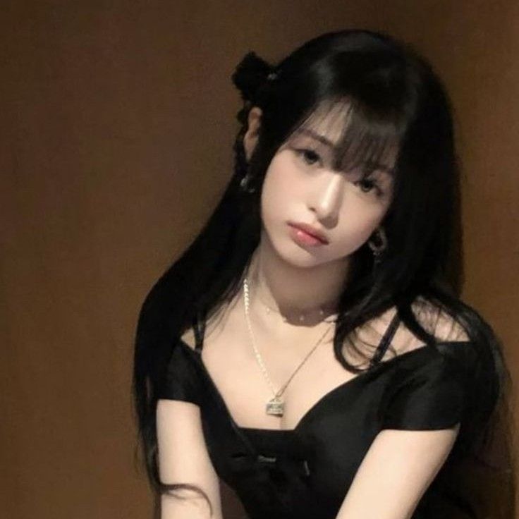 아현 (BABYMONSTER)의 비하인드 컷