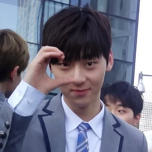 Behind-the-scenes cut of Hwang Minhyun