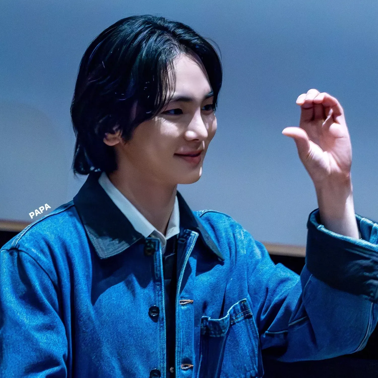 A moment captured by Key (SHINee)'s fan