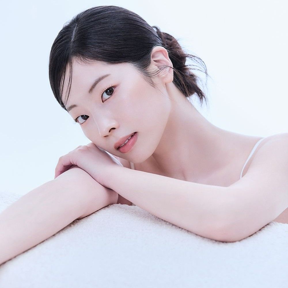 Recent activity shot of Dahyun (TWICE)