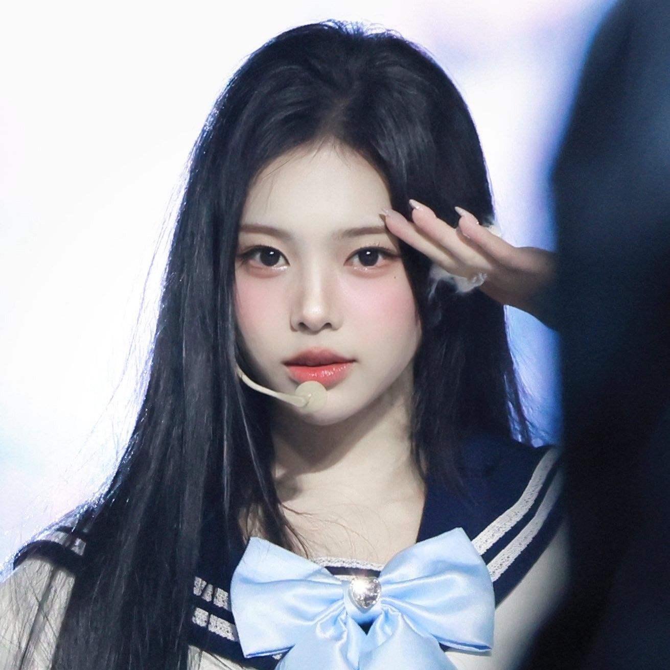 A moment captured by Ian (Hearts2Hearts)'s fan