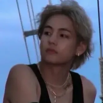 Momen yang diabadikan oleh penggemar V (BTS)