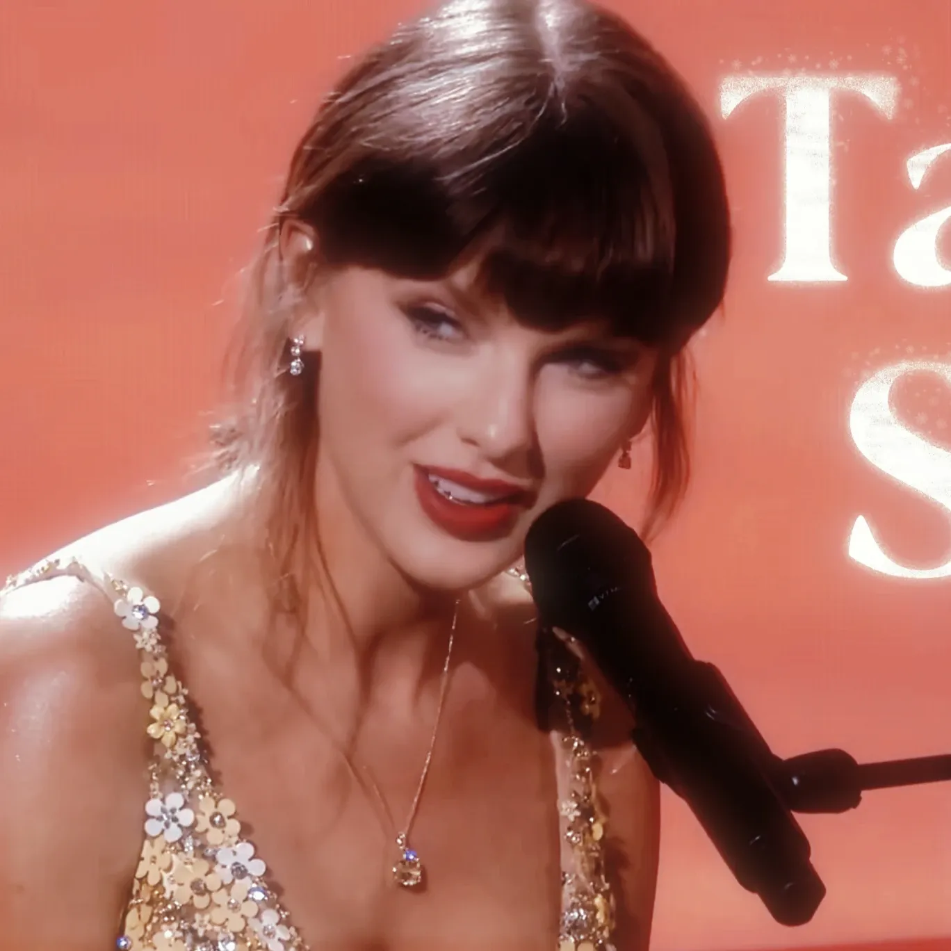 Latest photo of Taylor Swift