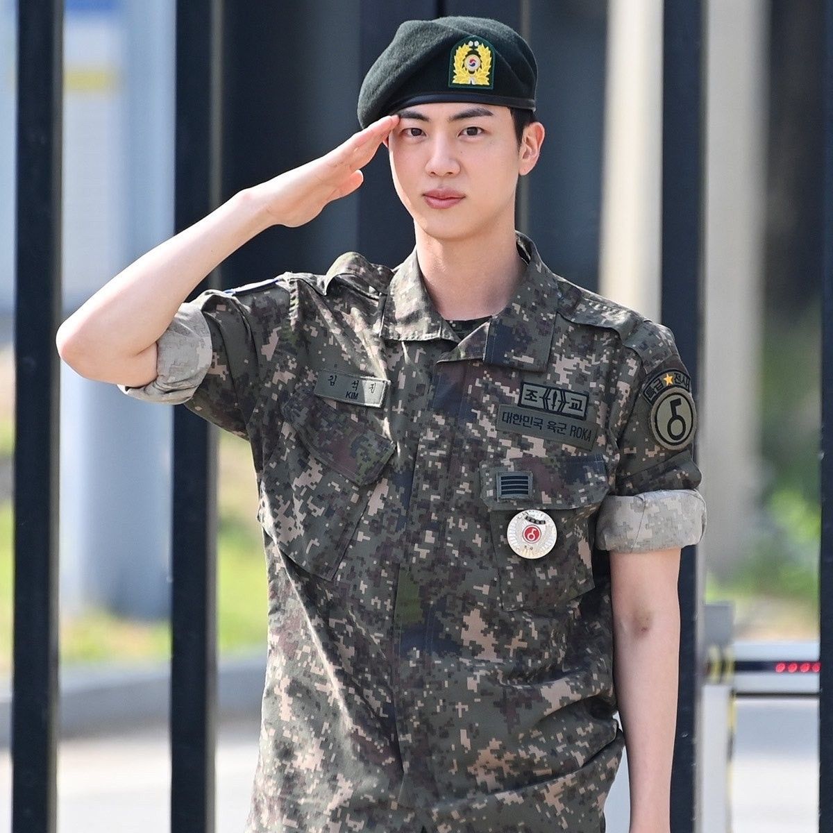 Potret di balik layar Jin (BTS)