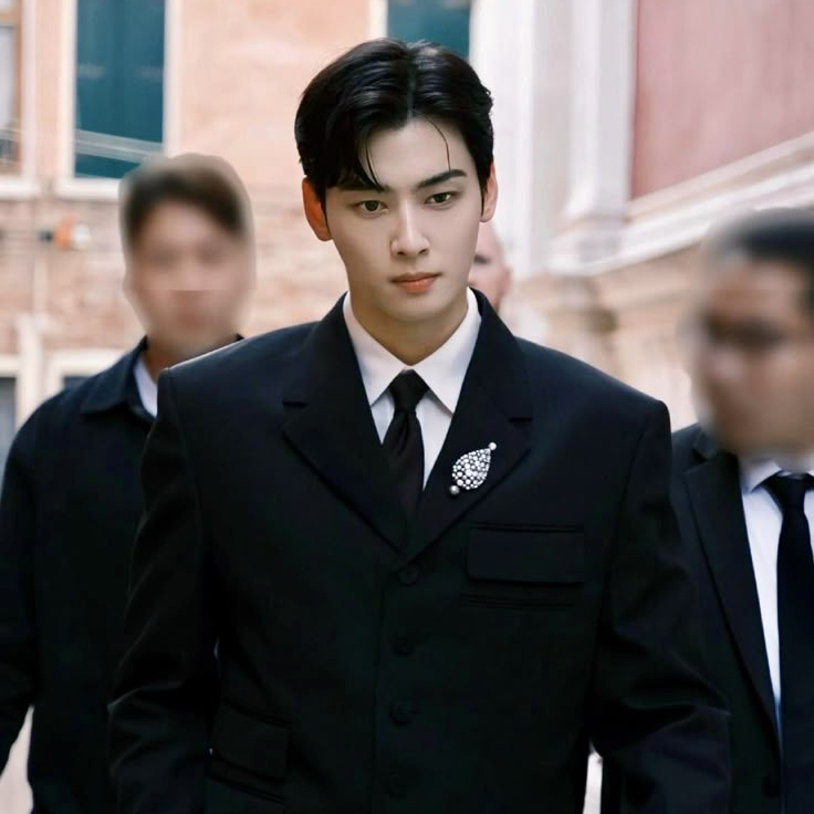 Latest photo of Eunwoo (ASTRO)