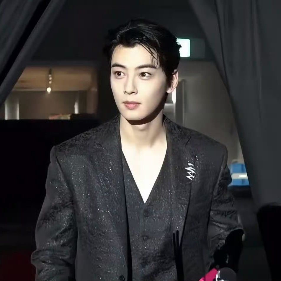 Recent activity shot of Eunwoo (ASTRO)