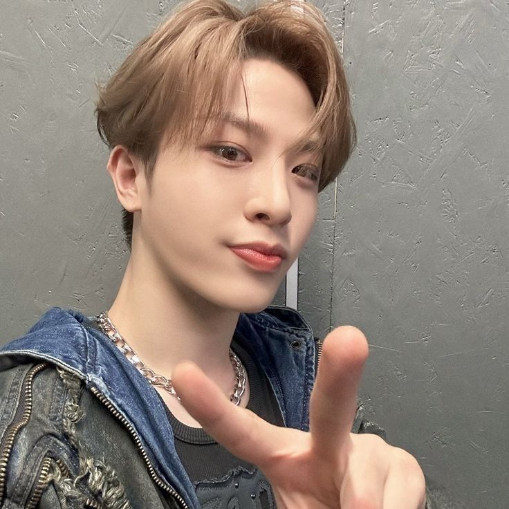 Foto aktivitas terbaru So Junghwan (TREASURE)