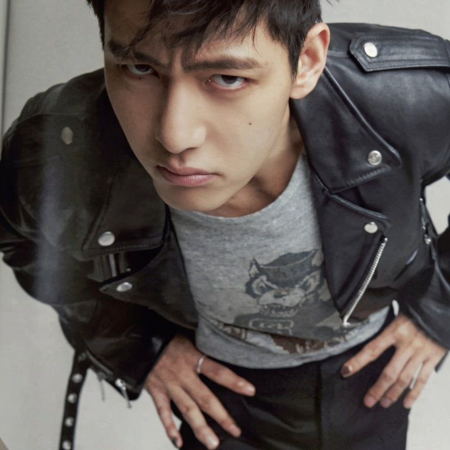 Behind-the-scenes cut of V (BTS)