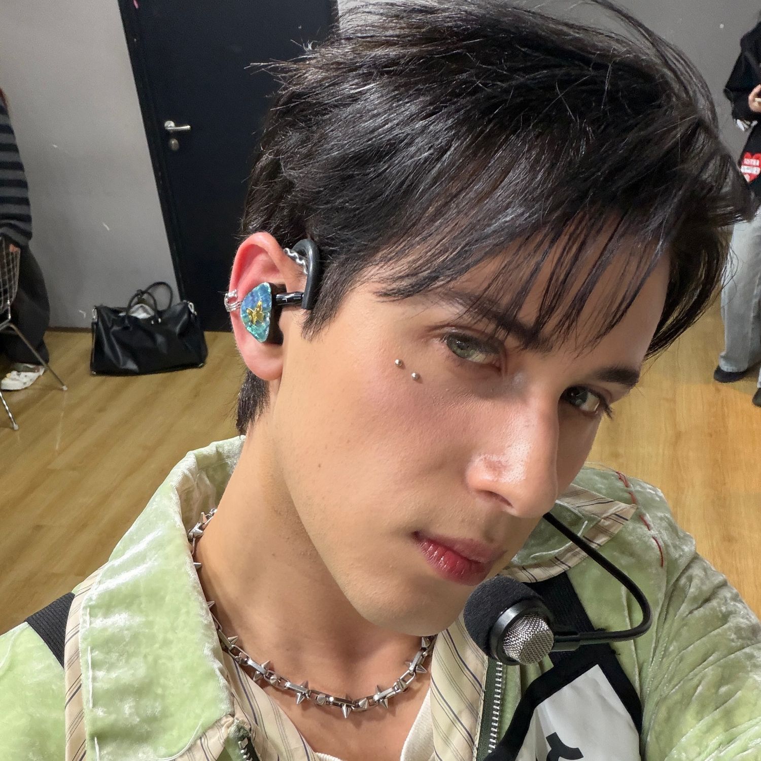 Alejandro (SANTOS BRAVOS)の舞台裏ショット